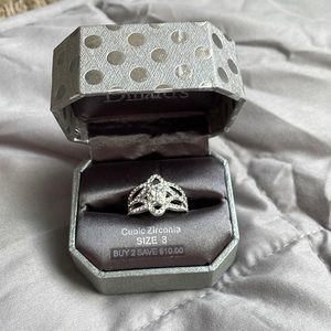 Dillard’s size 8 ring. FREE shipping!